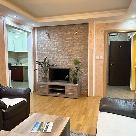 Nikki'S Apartment ポドゴリツァ エクステリア 写真