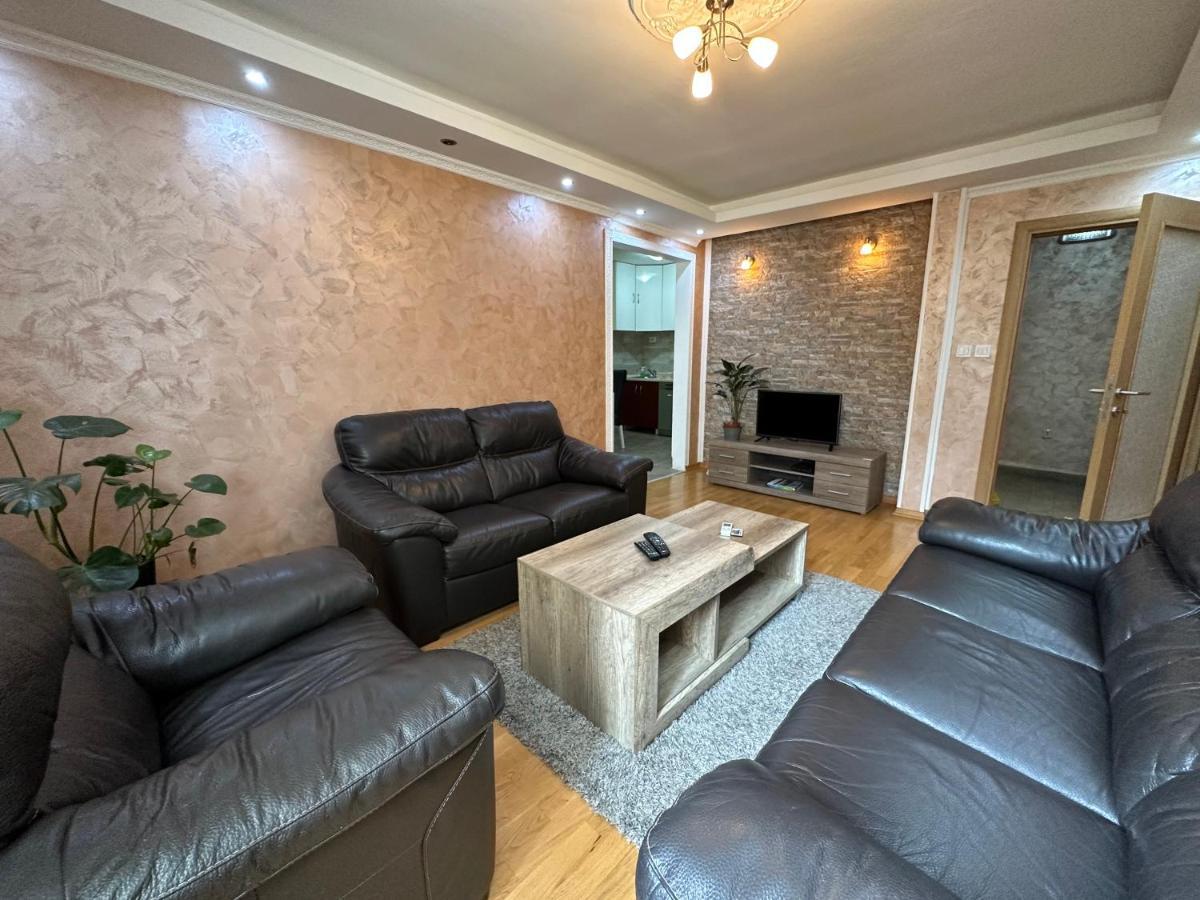 Nikki'S Apartment ポドゴリツァ エクステリア 写真